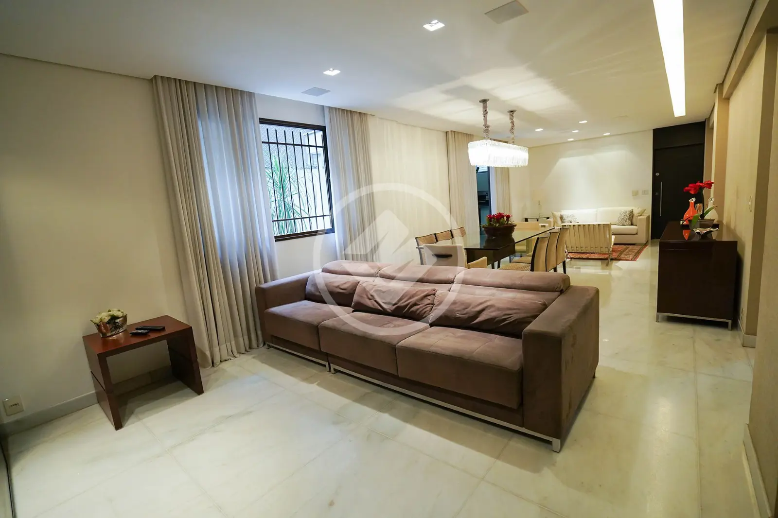 Apartamento com 4 quartos (2 suítes) e 255 m² à venda no Lourdes, Belo Horizonte — foto 2