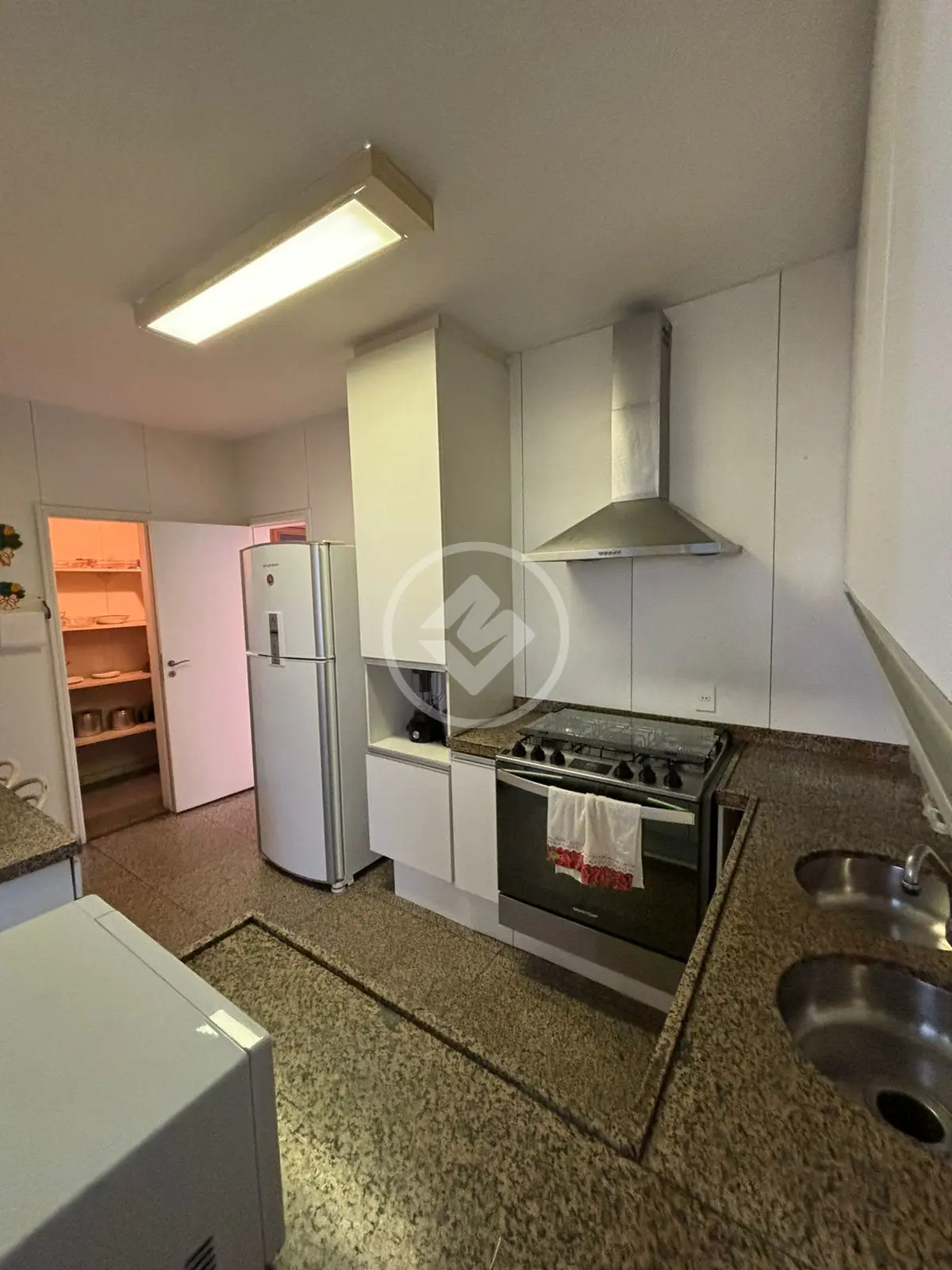 Apartamento com 4 quartos e 195 m² à venda no Lourdes, Belo Horizonte — foto 3