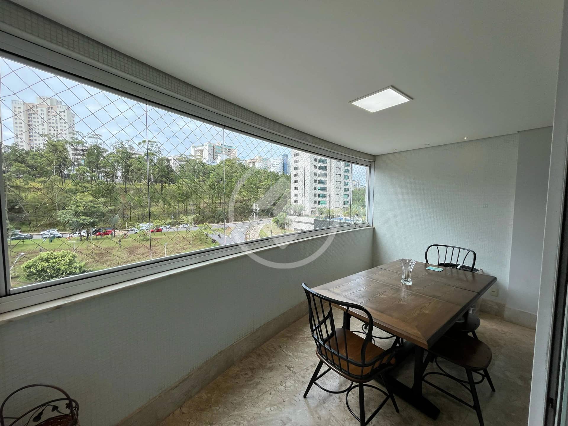Apartamento com 4 quartos (2 suítes) e 144 m² à venda no Belvedere, Belo Horizonte — foto 3