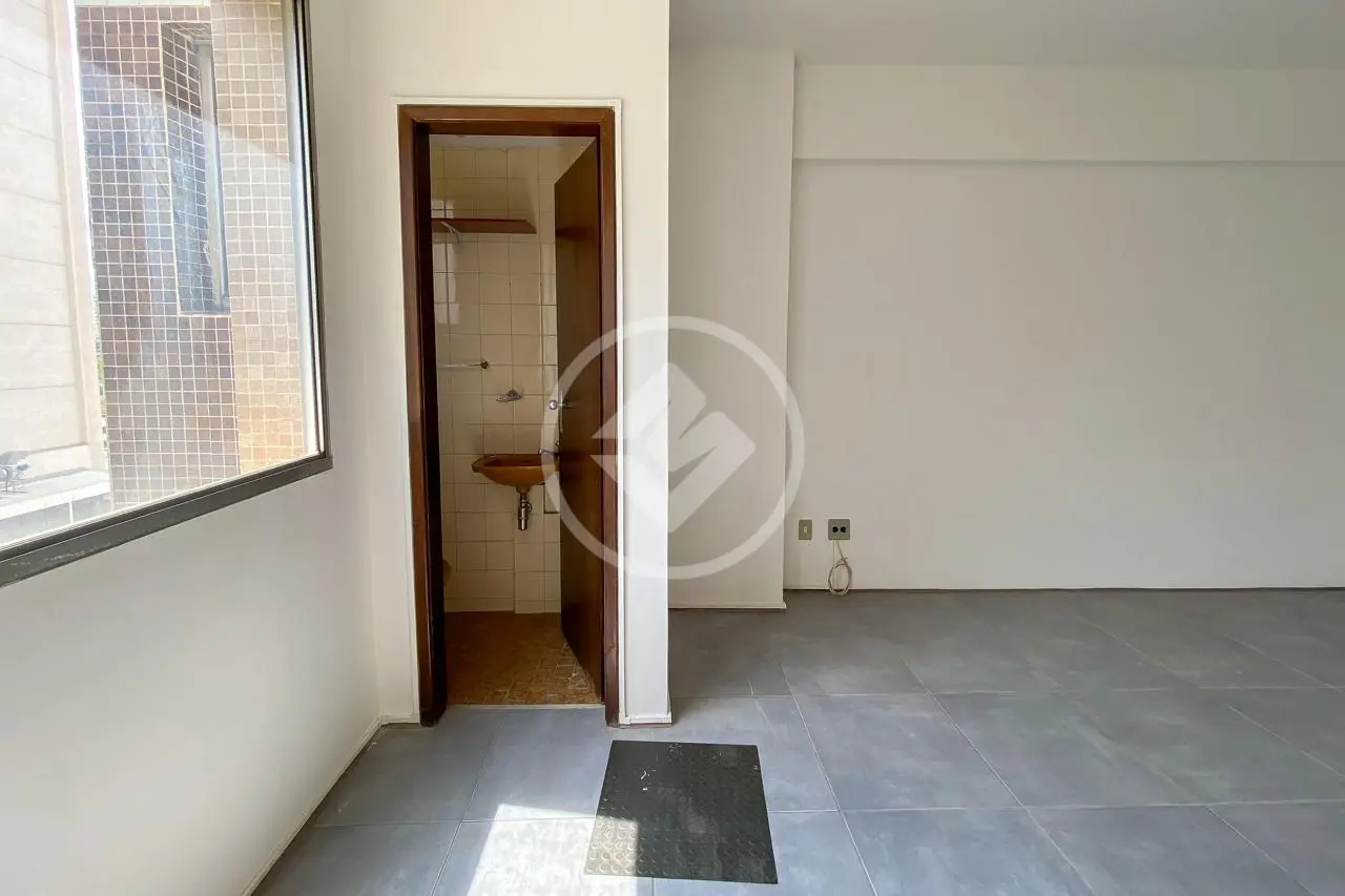 Sala comercial à venda. — foto 4