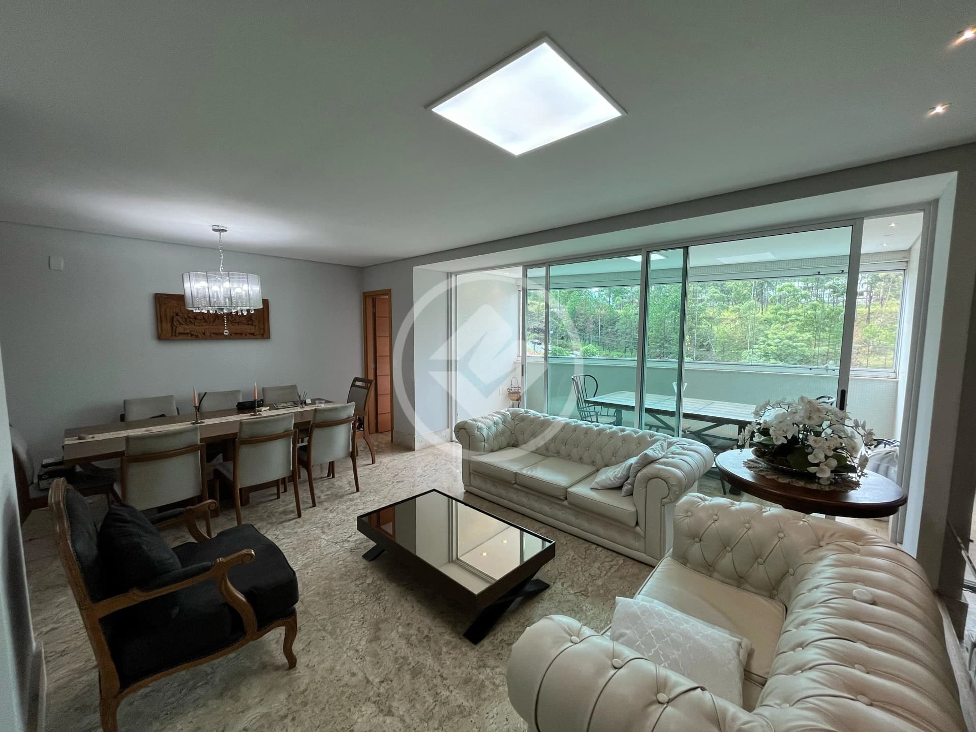 Apartamento com 4 quartos (2 suítes) e 144 m² à venda no Belvedere, Belo Horizonte — Belvedere, Belo Horizonte