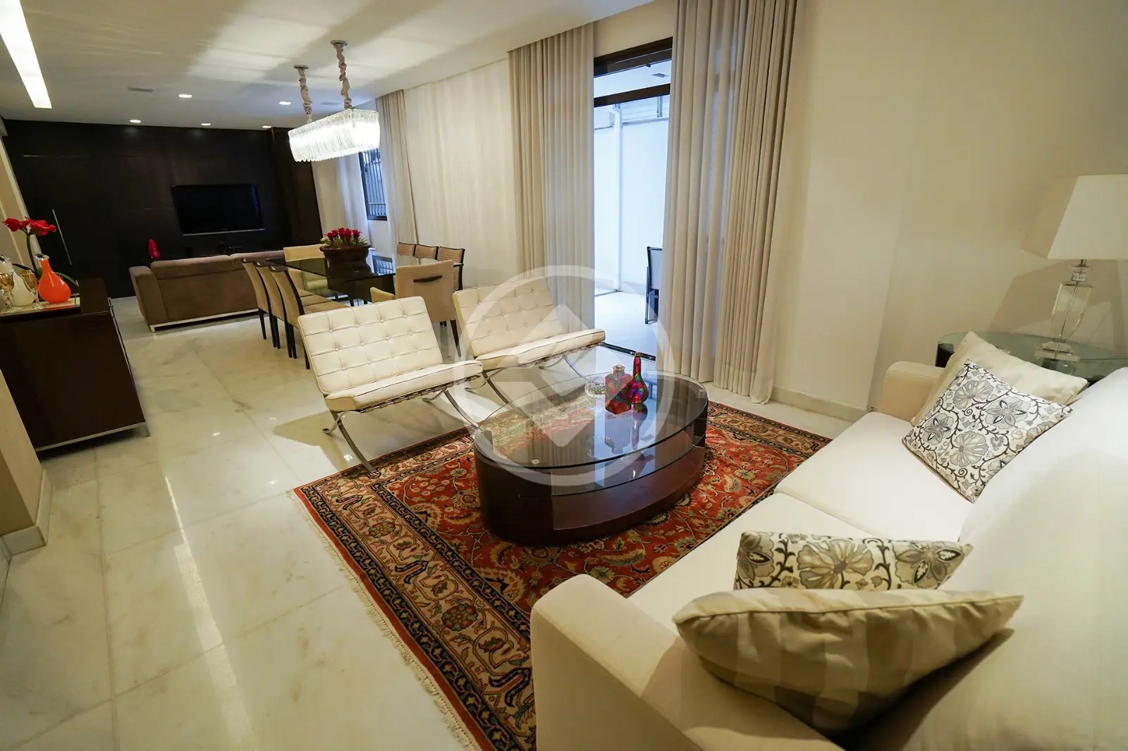 Apartamento com 4 quartos (2 suítes) e 255 m² à venda no Lourdes, Belo Horizonte — Lourdes, Belo Horizonte