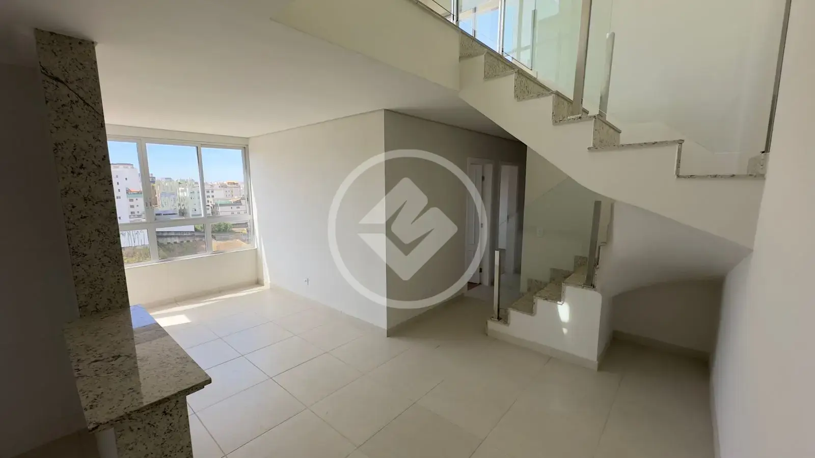 Apartamento com 3 quartos e 181 m² à venda no João Pinheiro, Belo Horizonte — João Pinheiro, Belo Horizonte