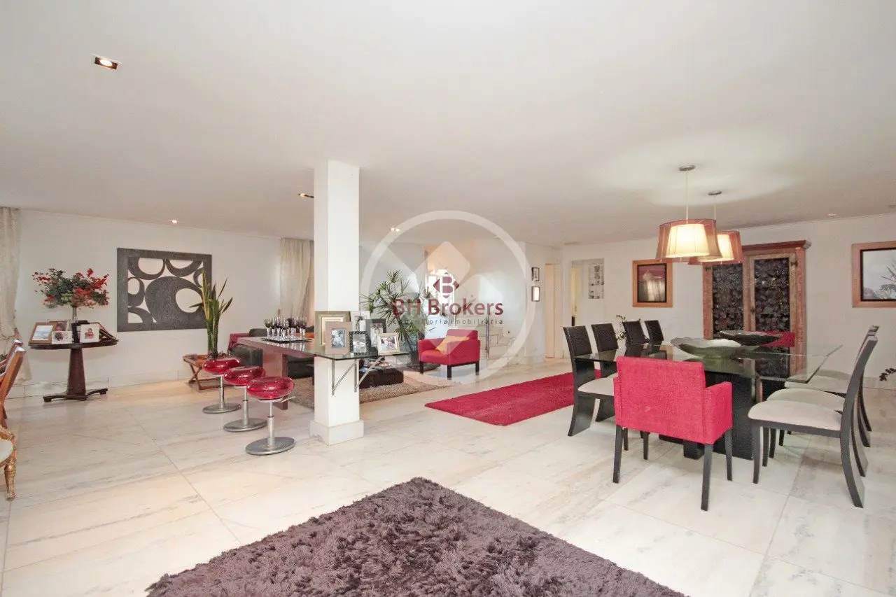 Casa com 4 quartos (2 suítes) e 494 m² à venda no Santa Lúcia, Belo Horizonte — Santa Lúcia, Belo Horizonte