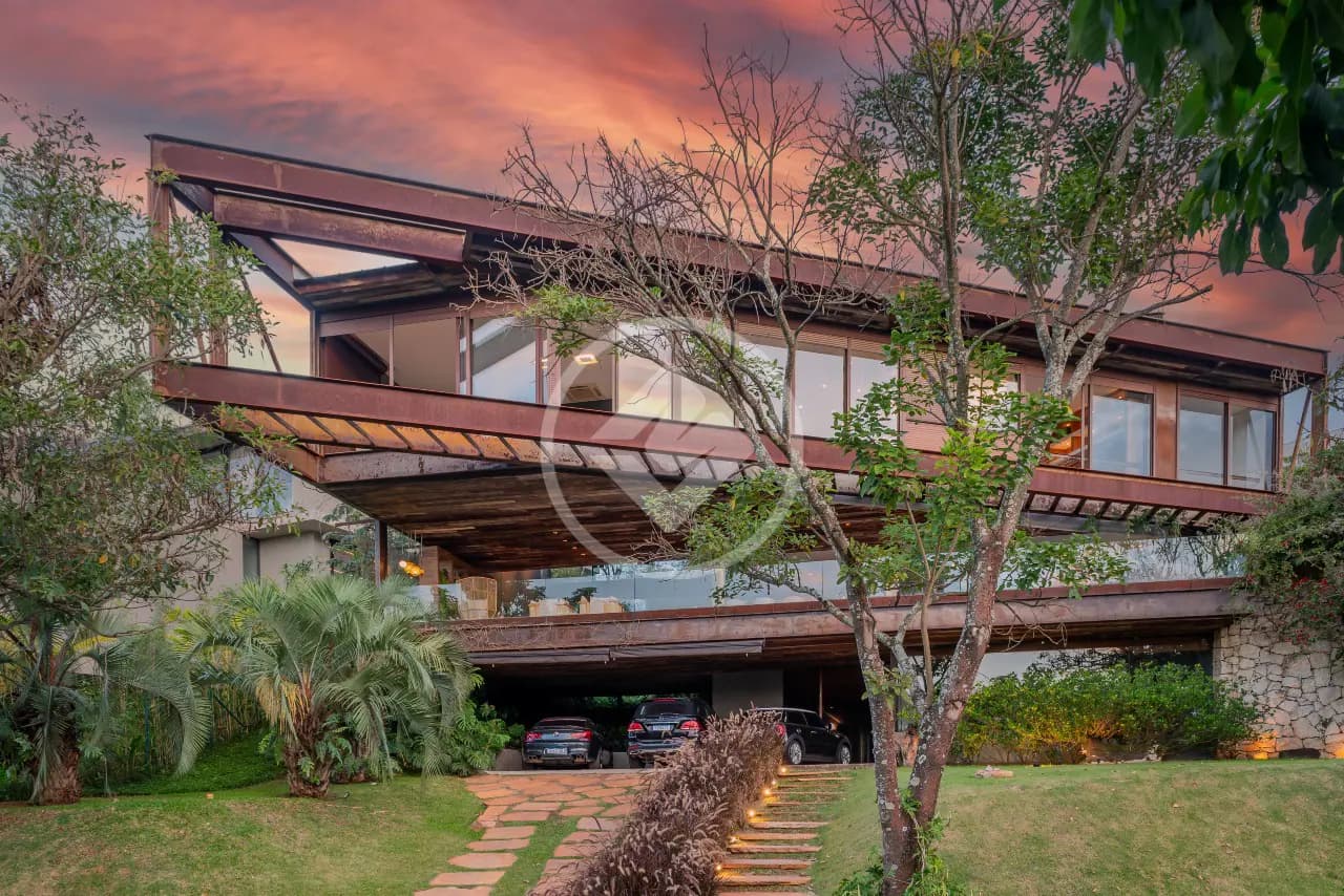 Casa em condomínio com 6 quartos (4 suítes) e 950 m² à venda no Vale dos Cristais, Nova Lima — Vale dos Cristais, Nova Lima
