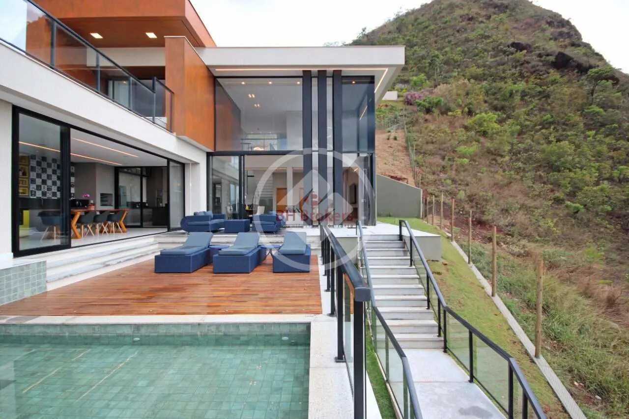 Casa em condomínio com 5 quartos (4 suítes) e 584 m² à venda no Mirante da Mata, Nova Lima — Mirante da Mata, Nova Lima