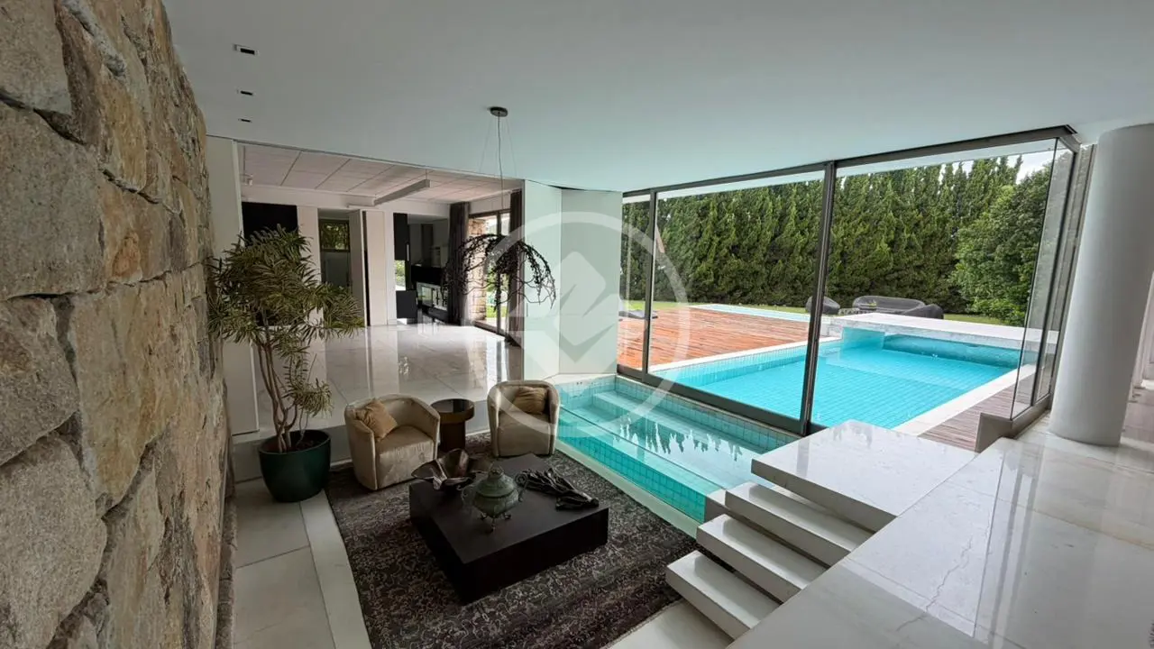 Casa em condomínio com 5 quartos (4 suítes) e 800 m² à venda no Village Terrasse I, Nova Lima — Village Terrasse I, Nova Lima