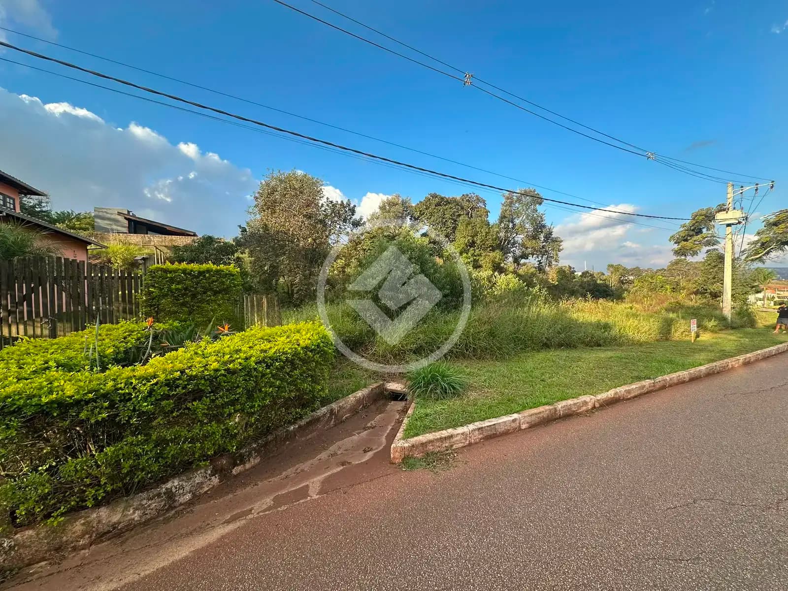 Lote em condomínio com 902 m² à venda no Balneário Água Limpa, Nova Lima — Balneário Água Limpa, Nova Lima